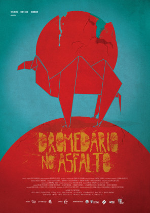 Dromed?rio no asfalto